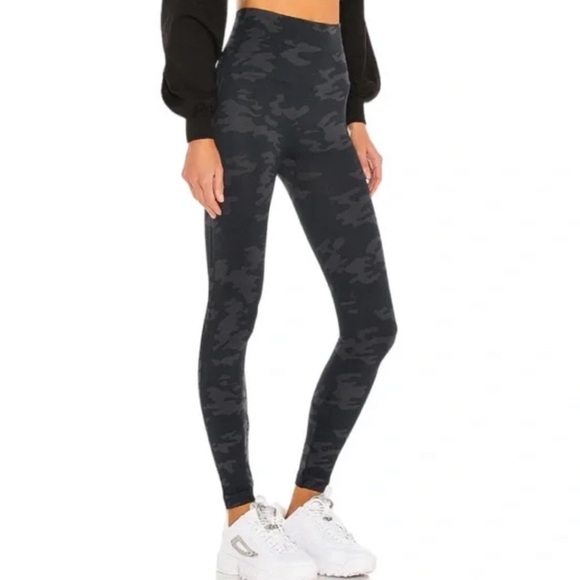 Spanx Look at Me Now High-Waisted Seamless Leggings - Picture 1 of 3